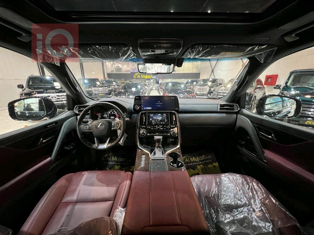 Lexus LX